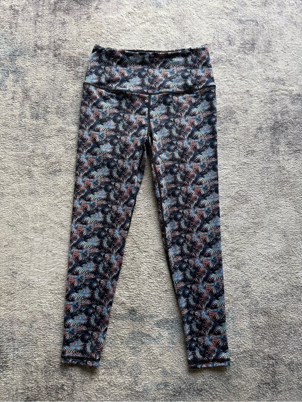 Victoria’s Secret VSX Sport Knockout Firework Print Leggings Estimated Small